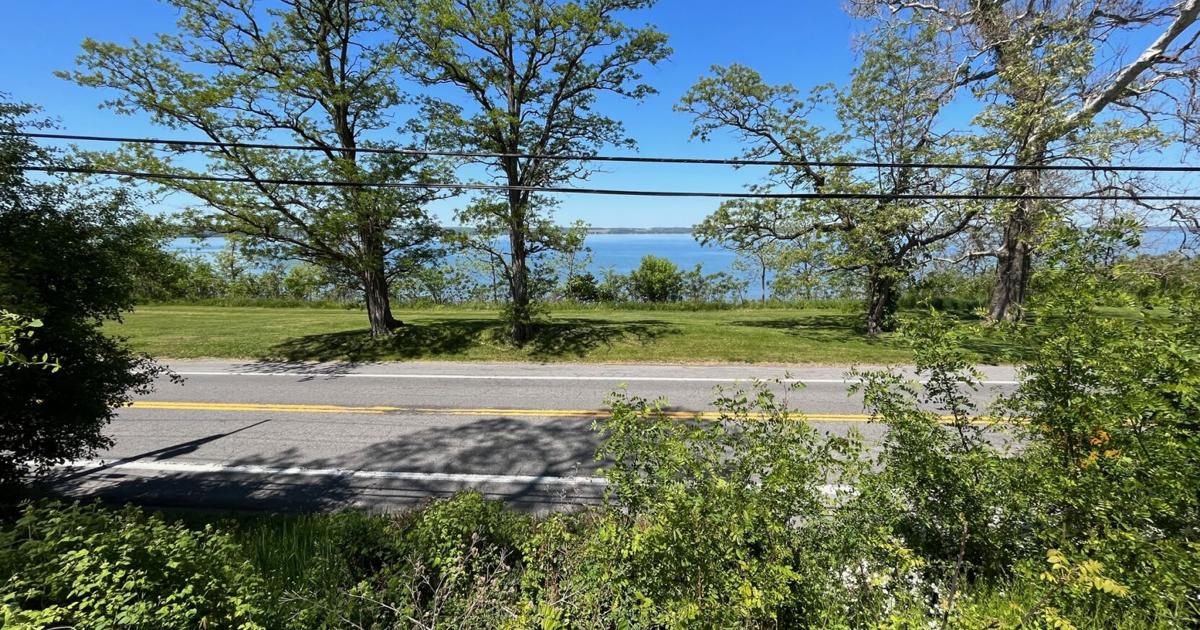 In Aurora, showdown looms over potential sale of lakefront property