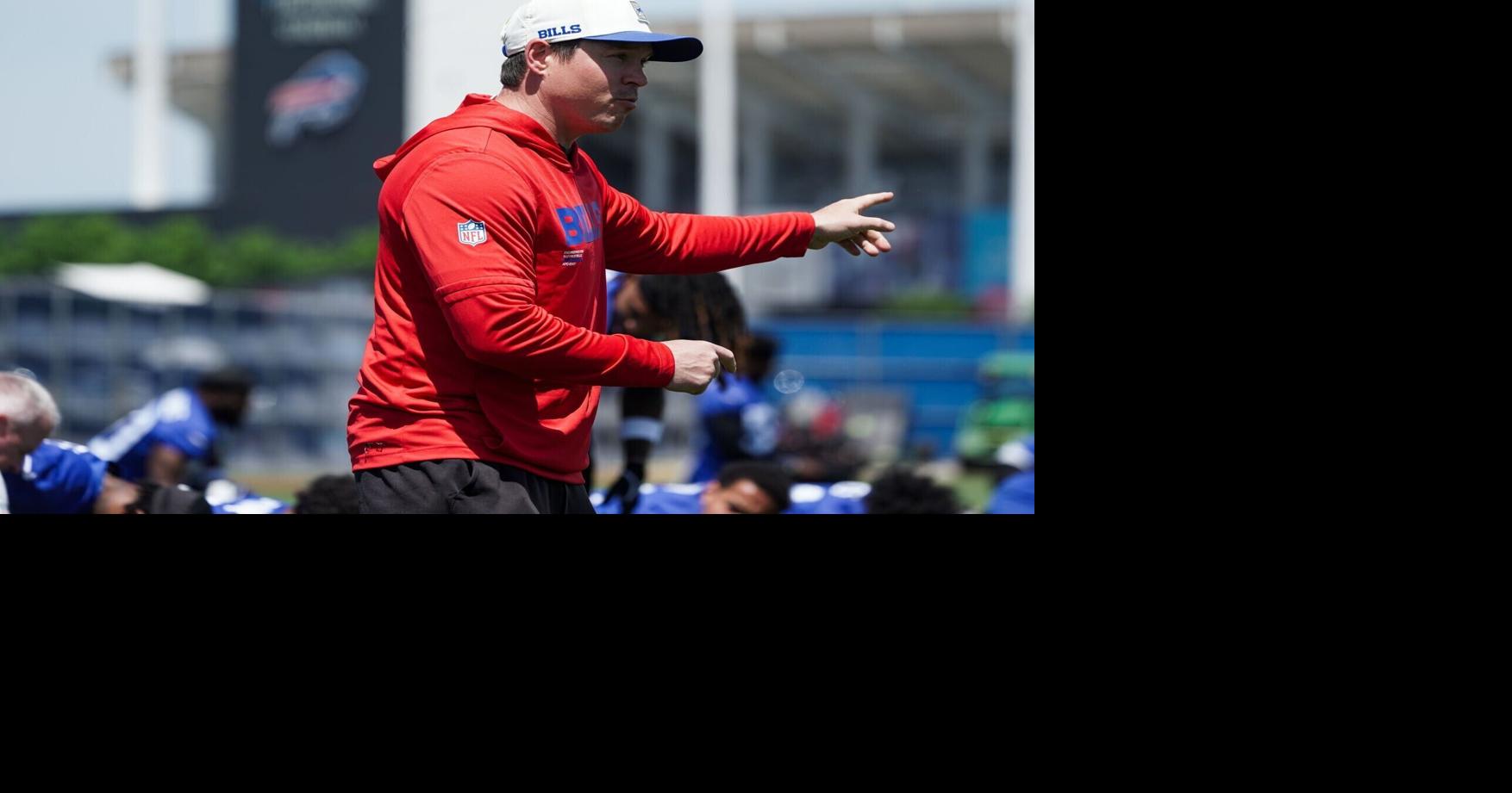 Bills Mailbag: Jim Leonhard lacks play-calling experience. How big of a risk is that?