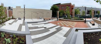 Plaza 4