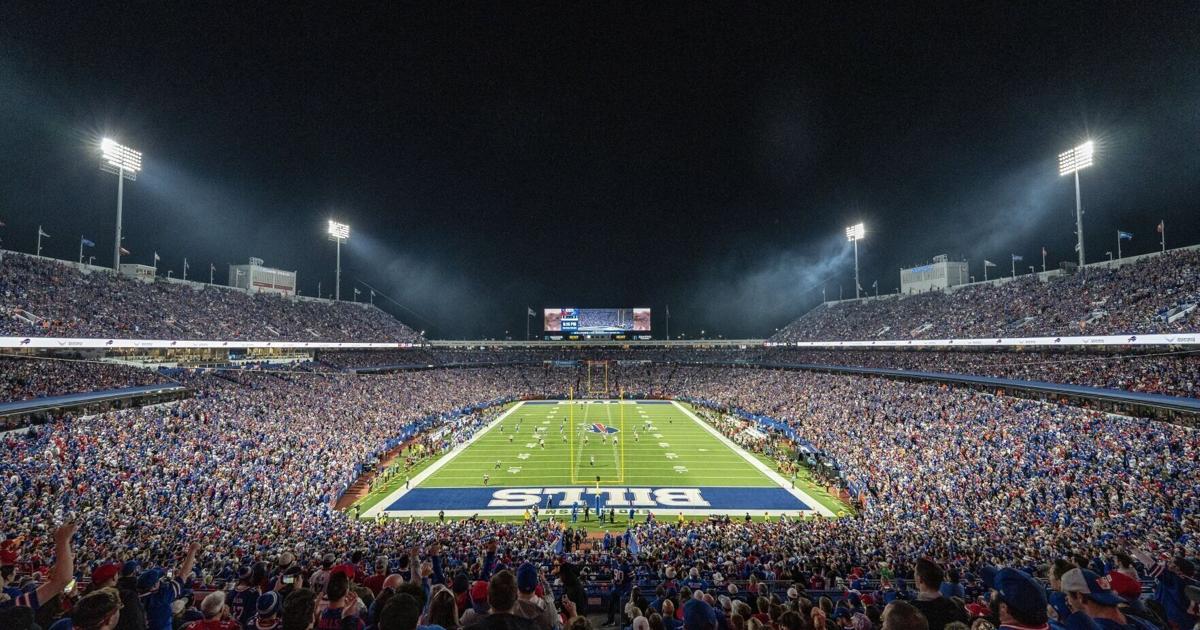 Mike Harrington: The games, the noise and the cold heated up Highmark for all these years