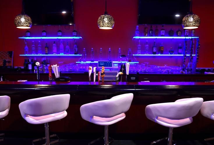 Lavish Lounge 6