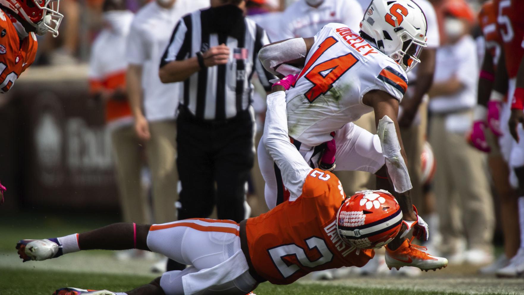 No 1 Clemson Wakes Up Late To Beat Syracuse 47 21 Local Sports Auburnpub Com