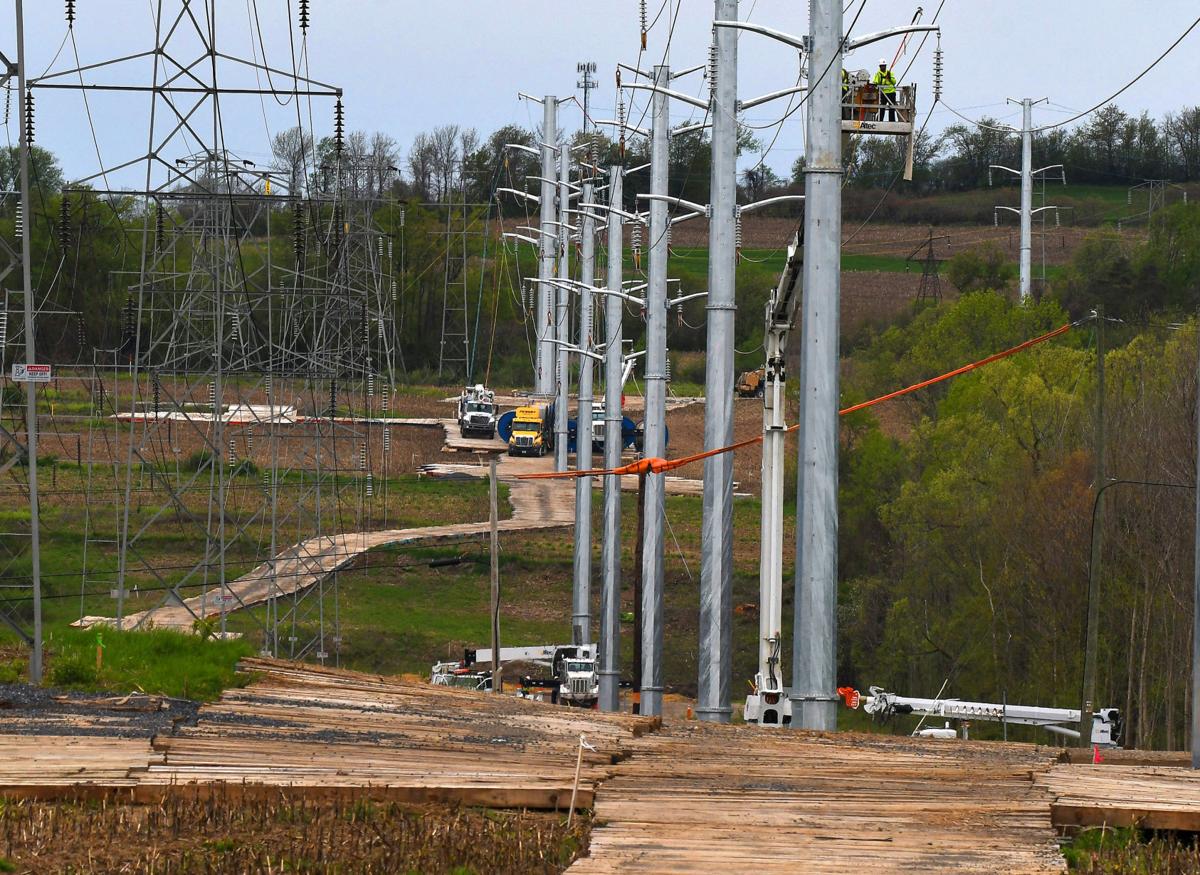 Gallery NYSEG and National Grid building new transmission line from