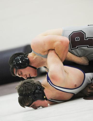 Boys Wrestling: Pins, forfeits give Grizzlies win