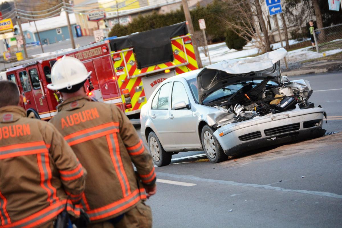 Vehicle crash on Grant Avenue in Auburn blocks westbound traffic