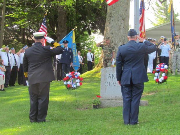 Skaneateles Veterans Residents Pause To Pay Tribute To The Fallen On Memorial Day News Auburnpub Com