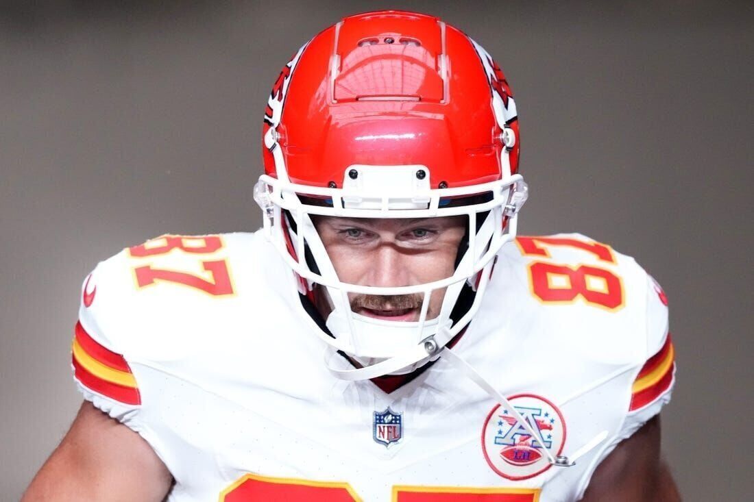 Chiefs owner Clark Hunt not betting against Travis Kelce playing