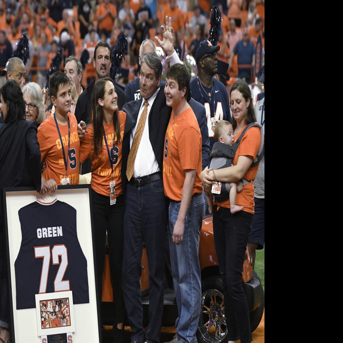 Syracuse Football Retires Tim Greens No 72 At Halftime Of