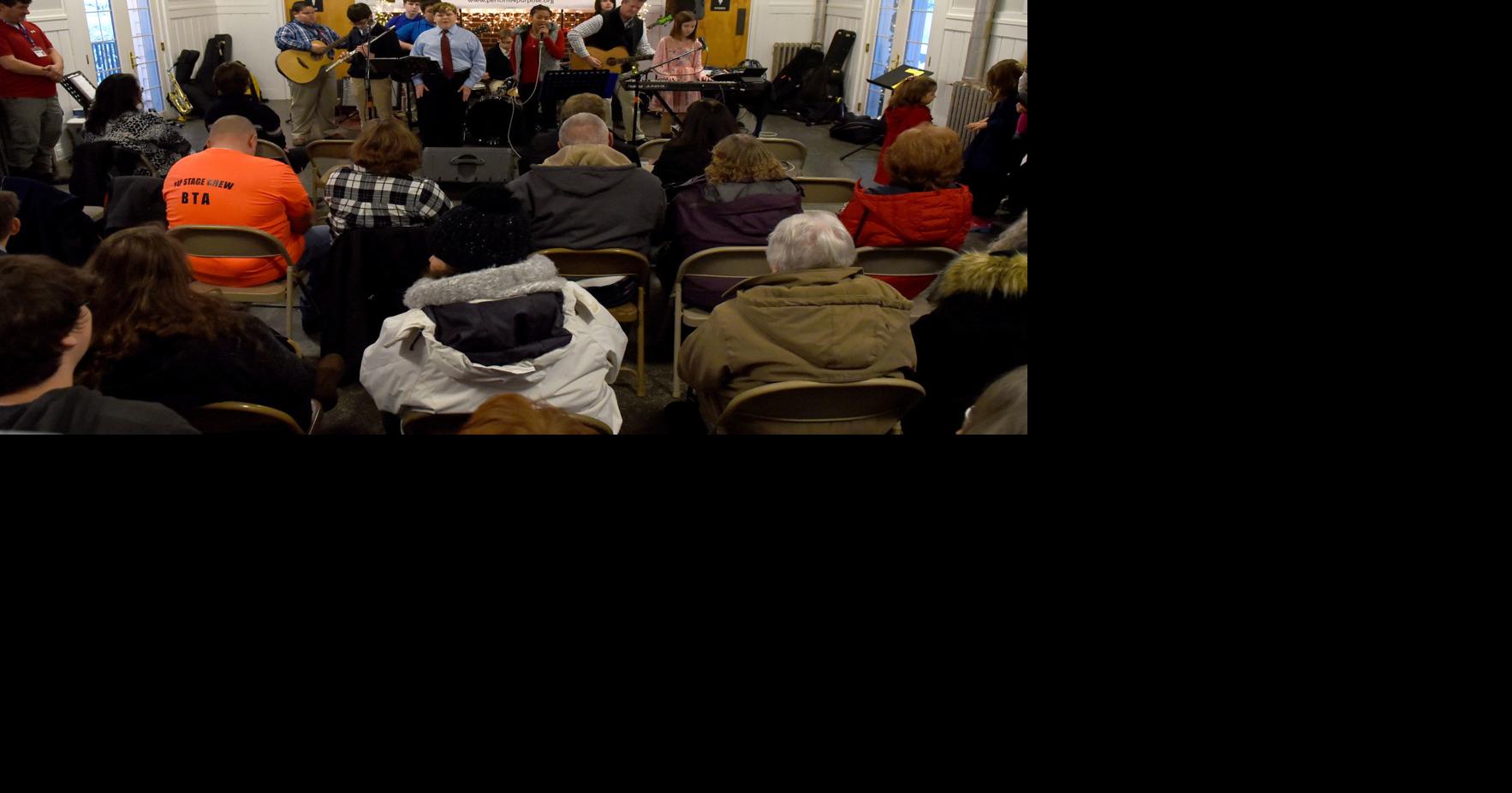 Annual hospice tree lighting to return to Hoopes Park in Auburn