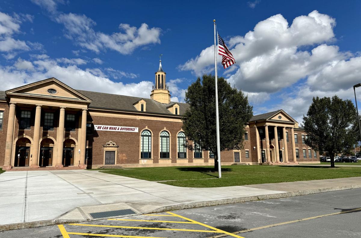 Auburn Junior HS exterior