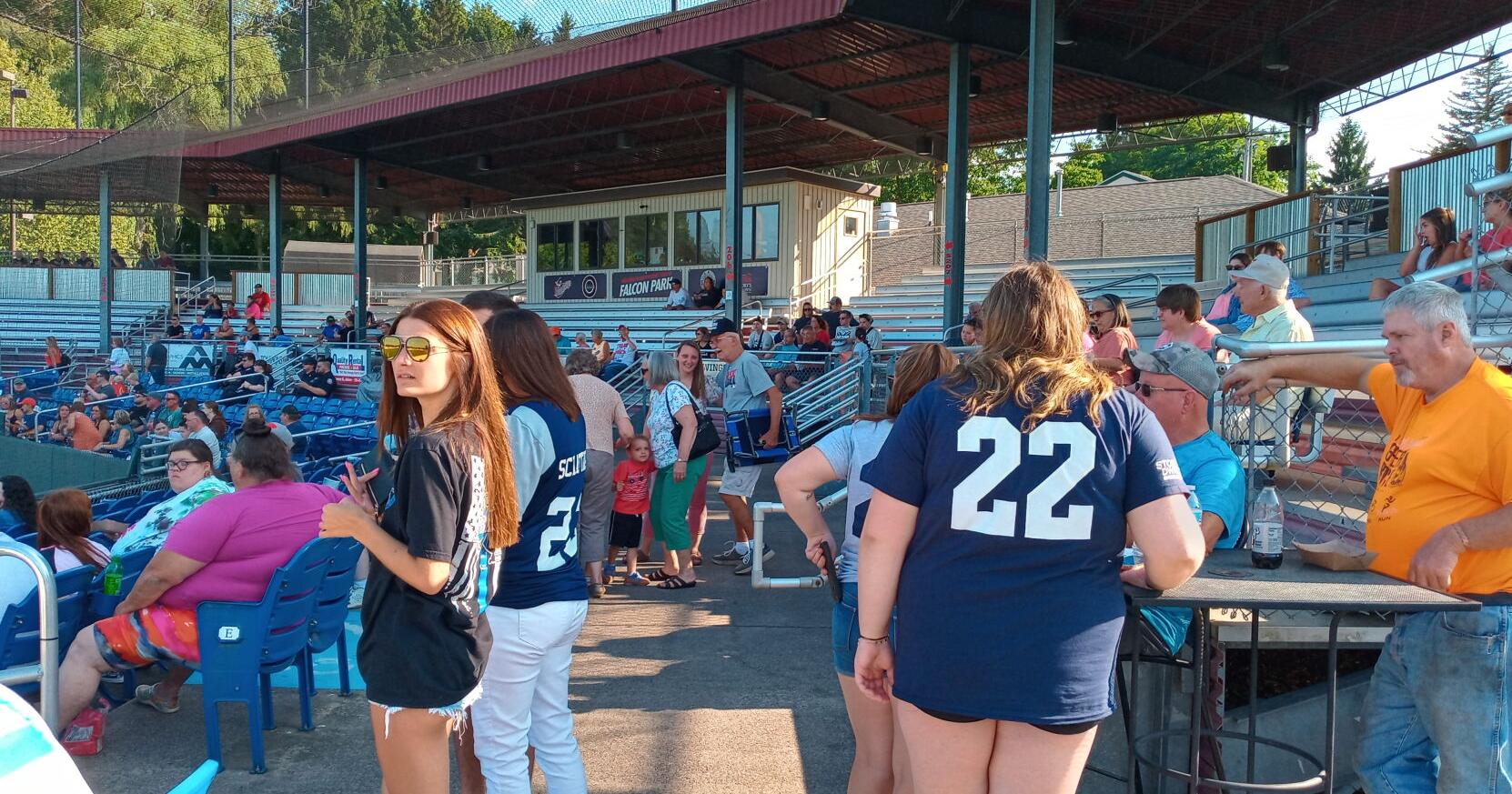 'Honor Chloe's legacy': Auburn woman remembered at memorial softball game - Vimarsana News