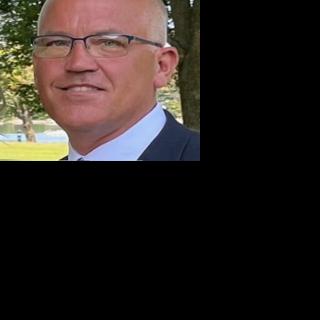 Who is running on independent ballot lines in Cayuga County?