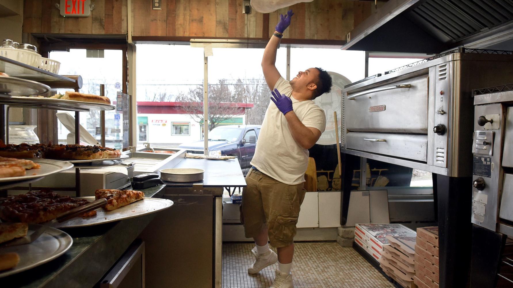 Back To Bb S Auburn Pizza Shop Leaves Mall For Original Location Lifestyles Auburnpub Com