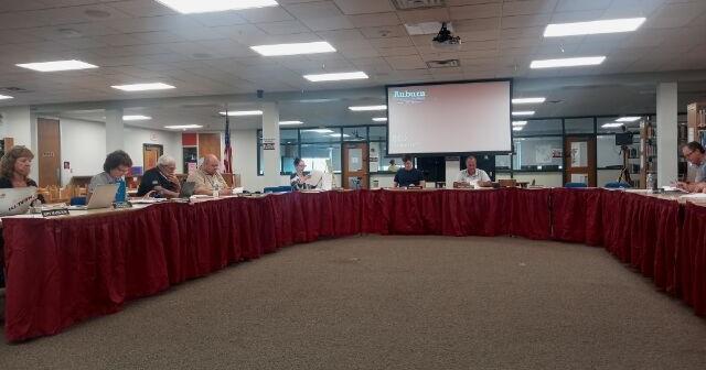 Auburn school district approves agreement with administrator association - Vimarsana News