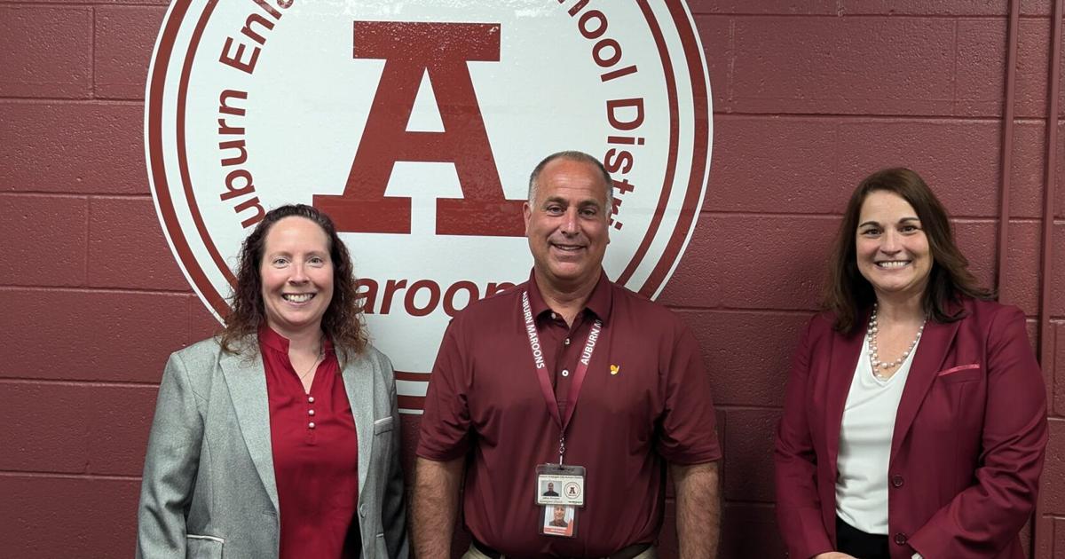 Auburn school board OKs agreement with next superintendent