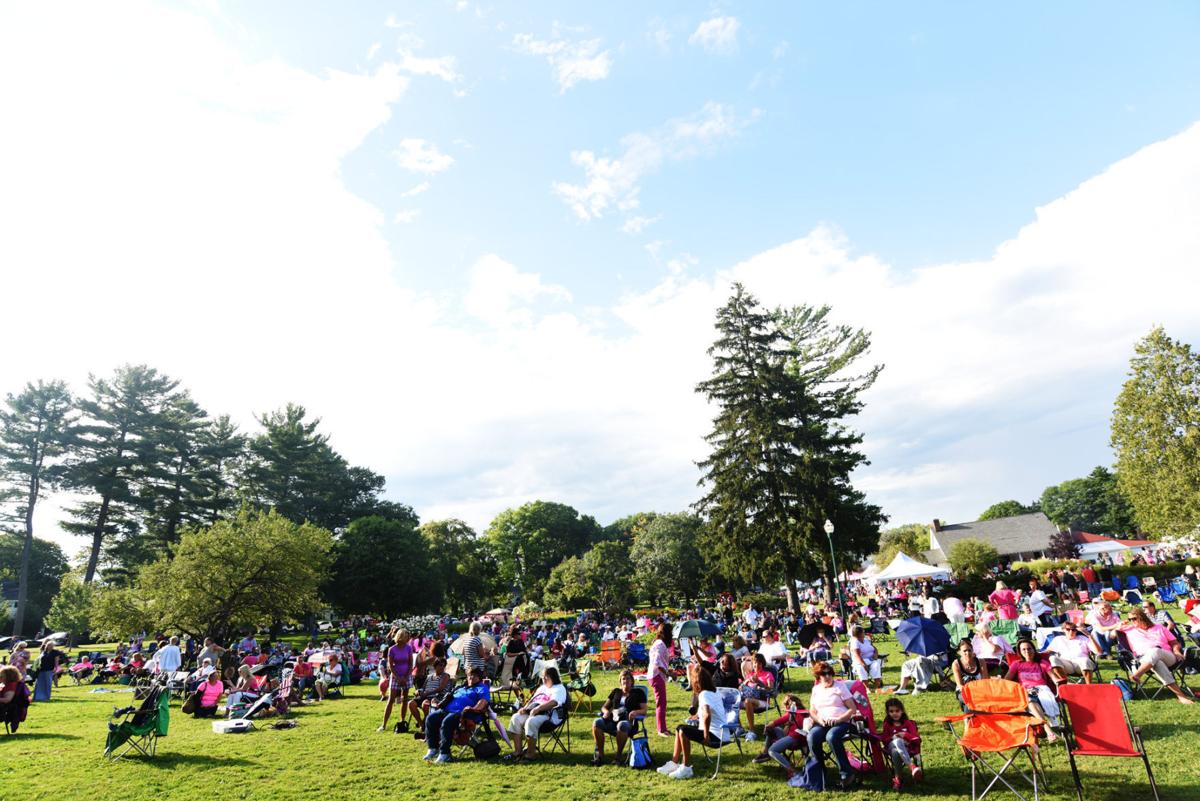 Thousands attend Hoopes Park event with Baldwin family Photo