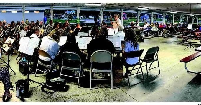Auburn Civic Band performs final concert of summer