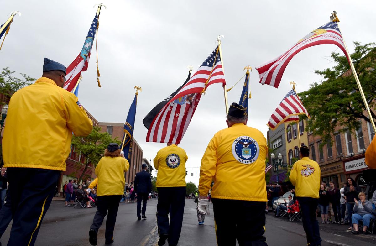 Auburn Memorial Day parade persists despite rain Local News