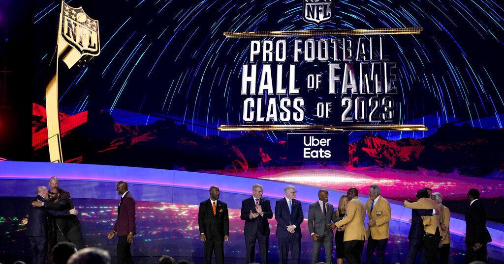 Thomas, Revis headline new Pro Football Hall of Fame class