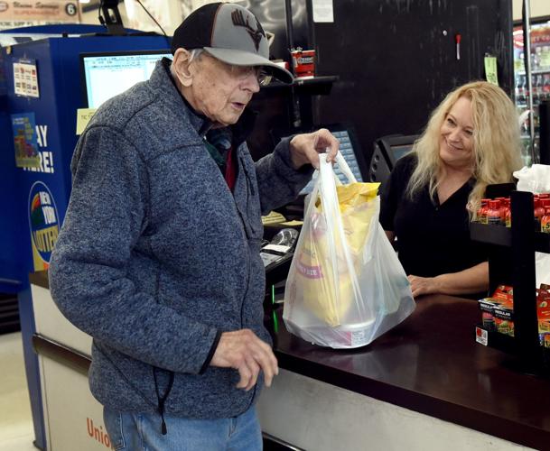 Paper or reusable? Cayuga County-area grocery stores prepare for NY plastic  bag ban