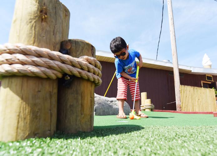 Mini-golf