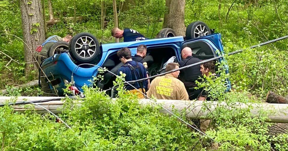 Two airlifted by helicopters after Cayuga County crash - Vimarsana News