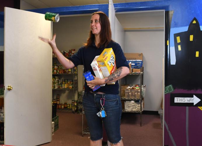 Friends feeding friends Auburn Facebook community opens food pantry at