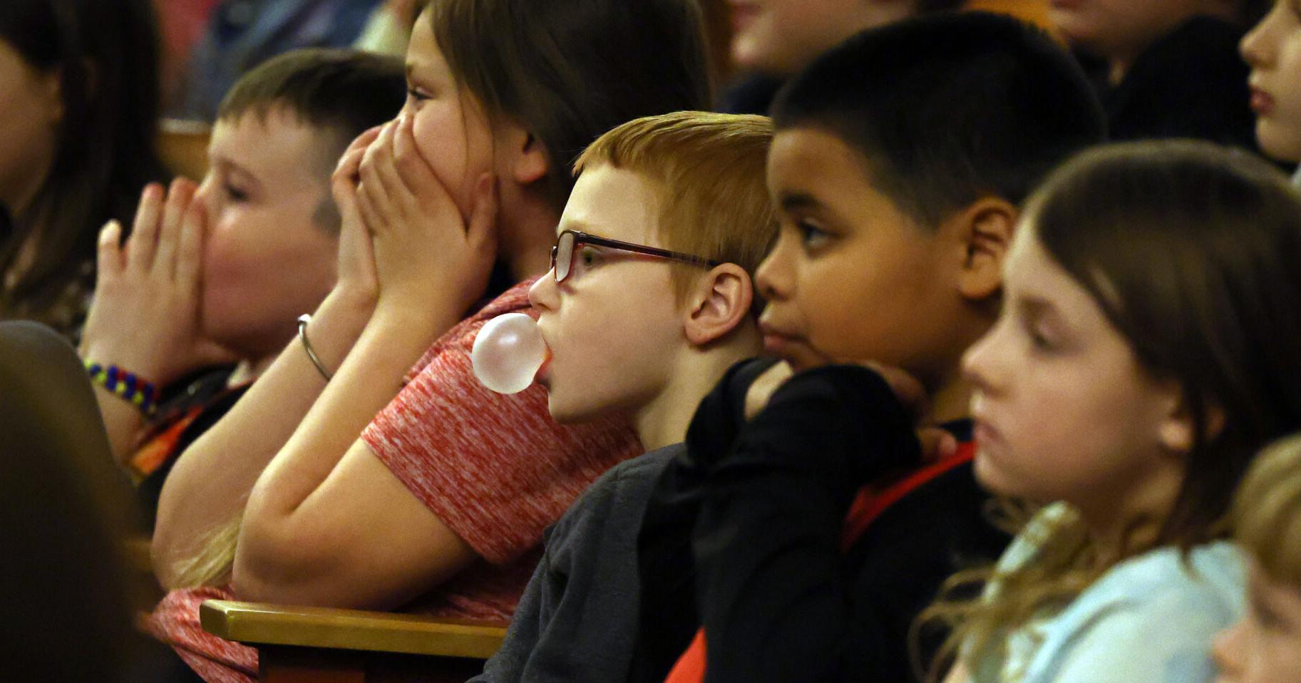 Author shares ecperience with elementary students - Vimarsana News