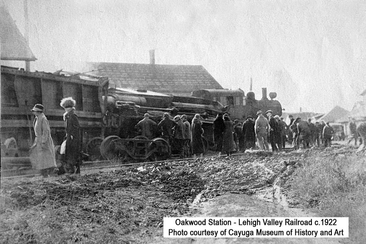 Oakwood station c1922-.jpg