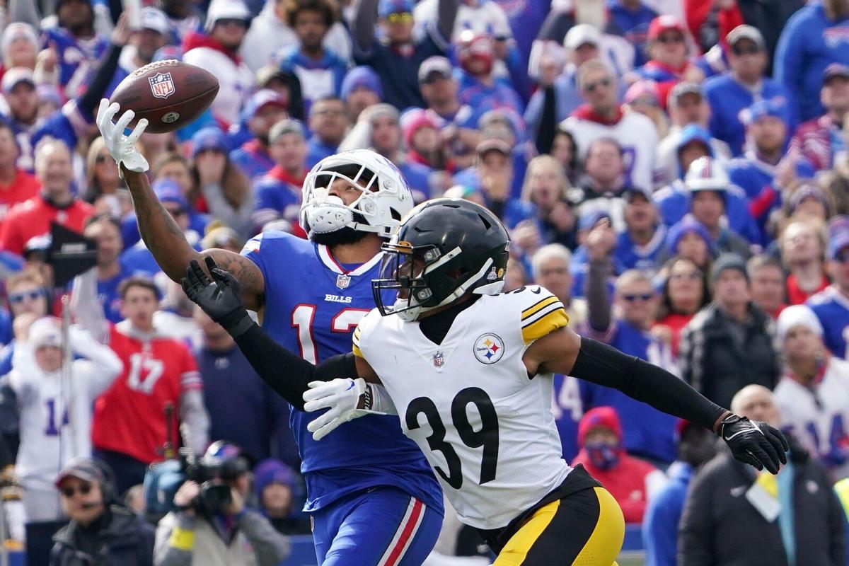 Gabe Davis high points ball for Buffalo Bills touchdown vs. Raiders