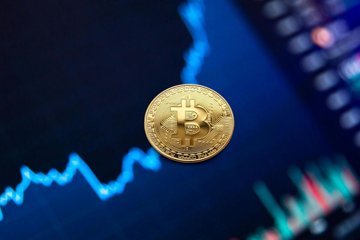 Understanding the Relationship Between Ethereum Price Trends and dApp Usage