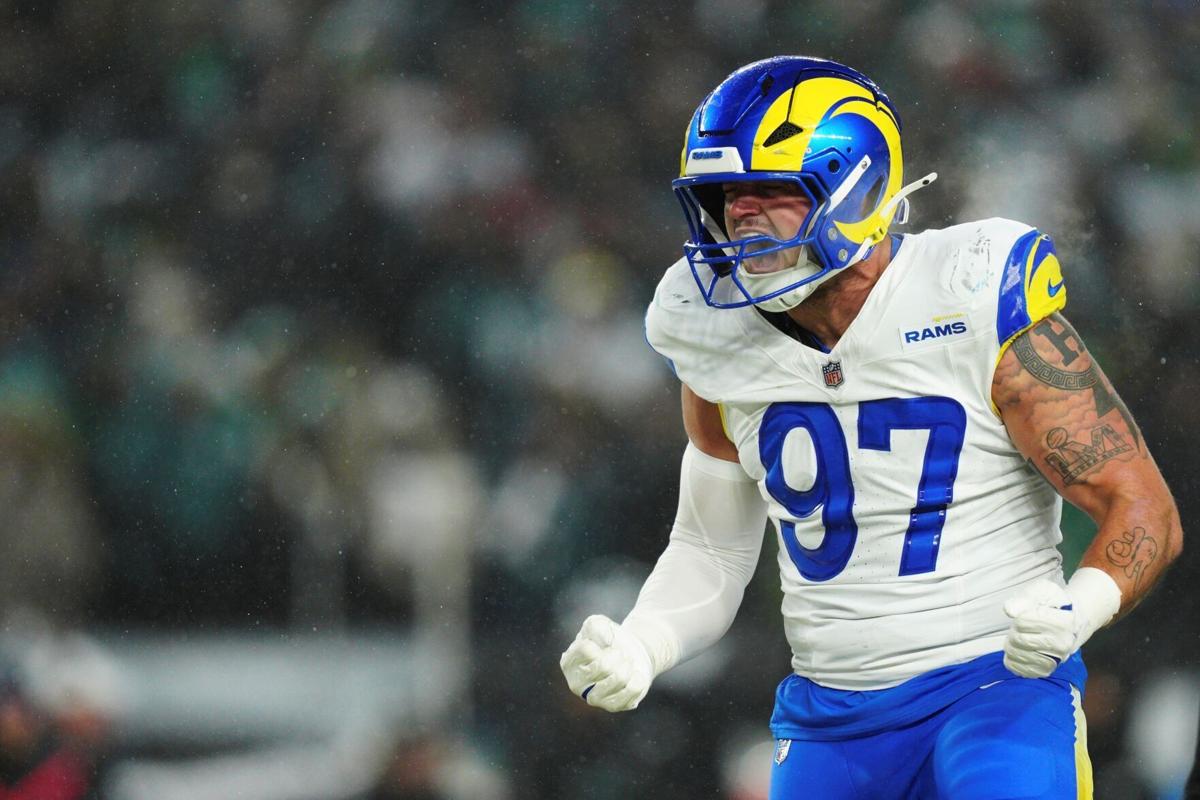 Los Angeles Rams linebacker Michael Hoecht