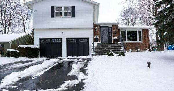 3 Bedroom Home in Syracuse – $250,000 |