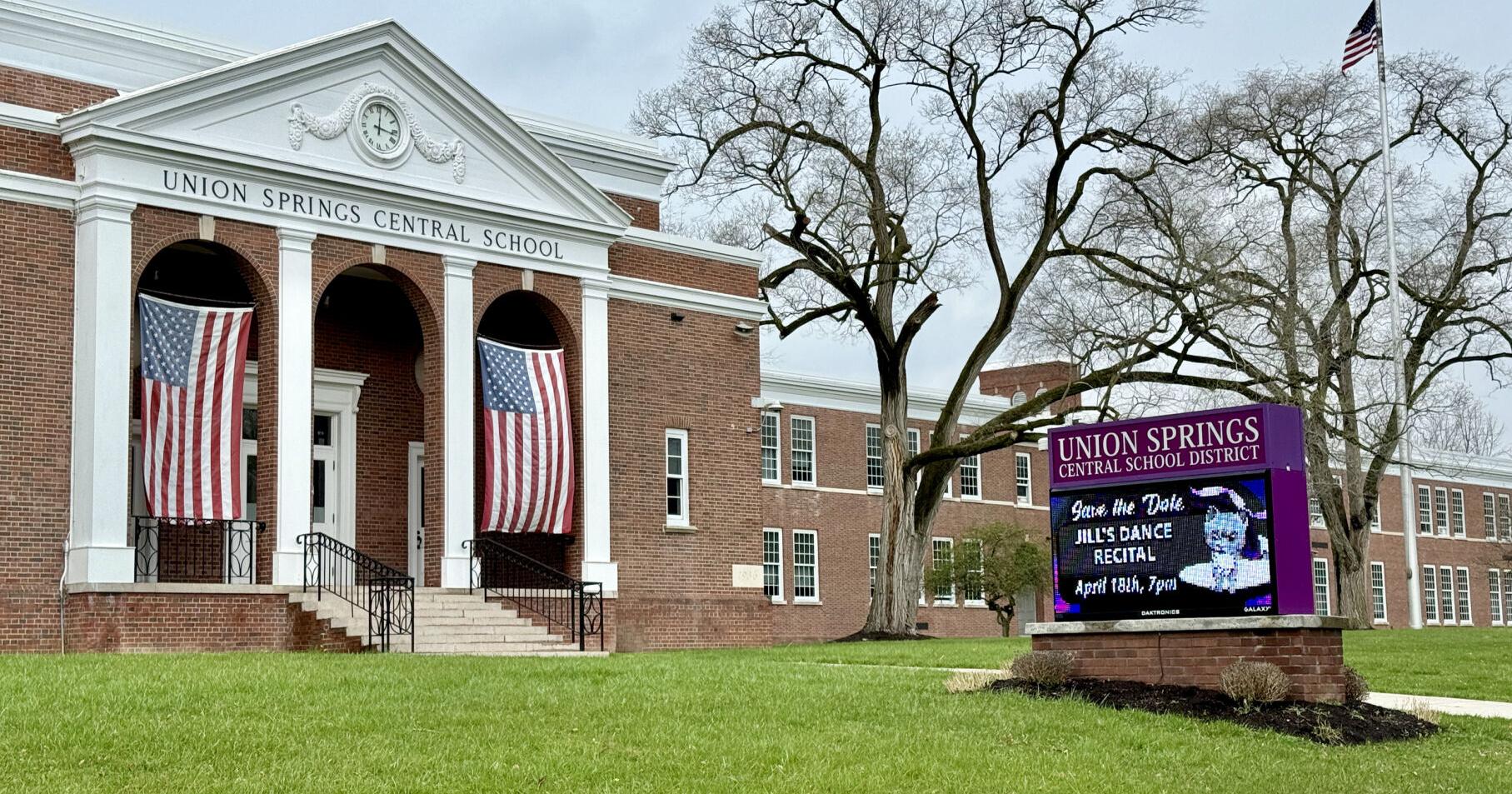 Two Cayuga County schools evacuated after bomb threat - Vimarsana News
