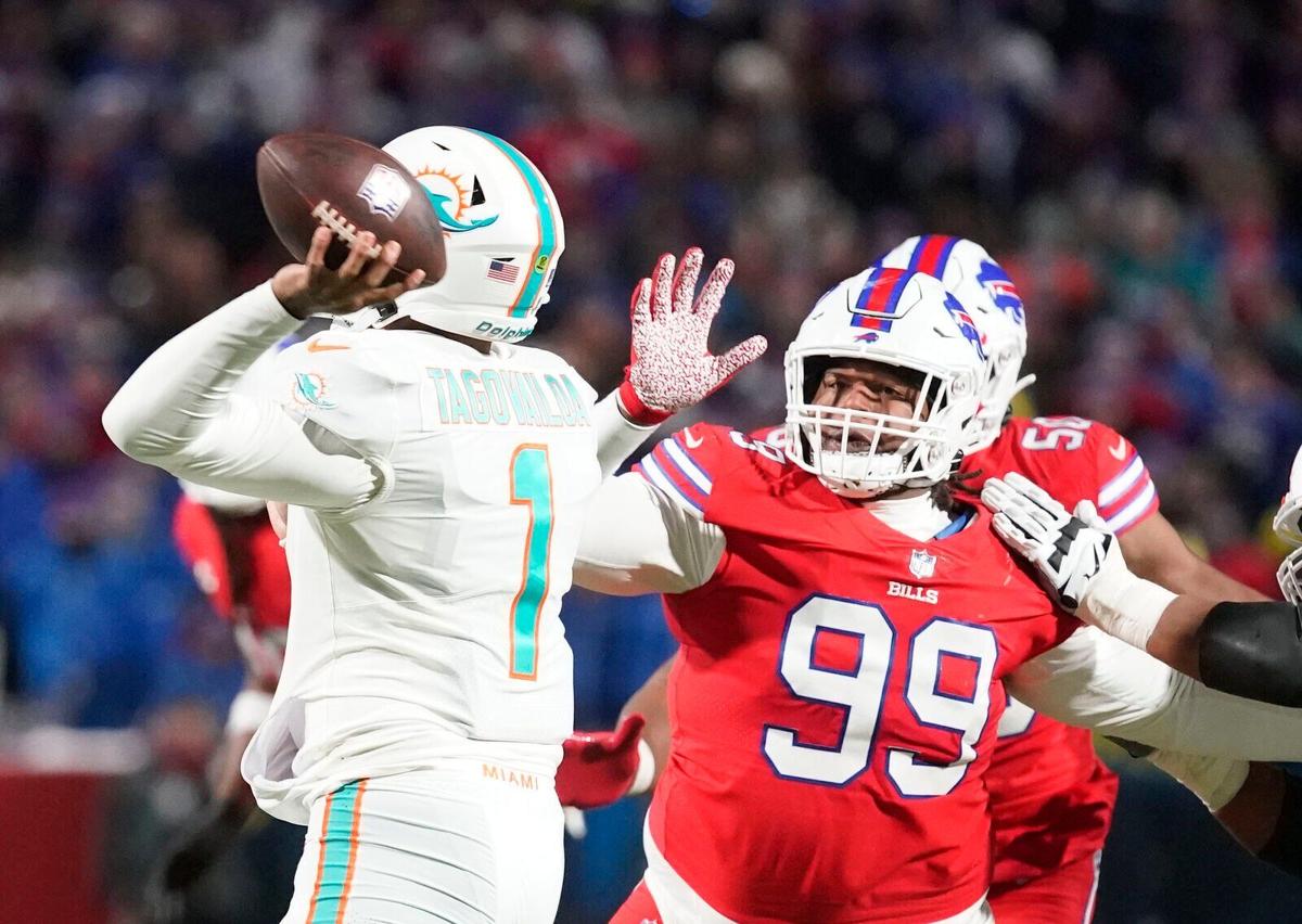 Buffalo Bills 32-29 Miami Dolphins: Tyler Bass field goal clinches fourth  straight AFC playoff spot for Bills, NFL News