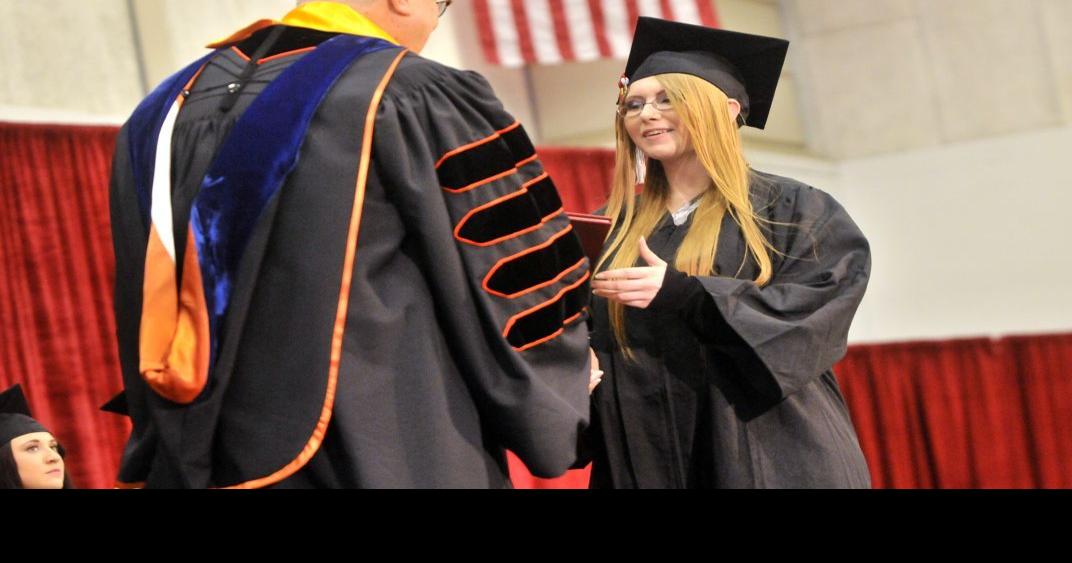 Cayuga Community College hosts 2015 commencement for graduates
