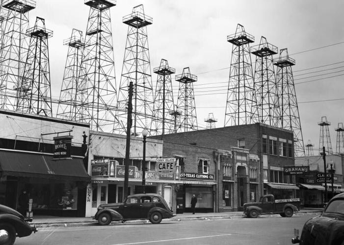 1943: Surprise hurricane during World War II