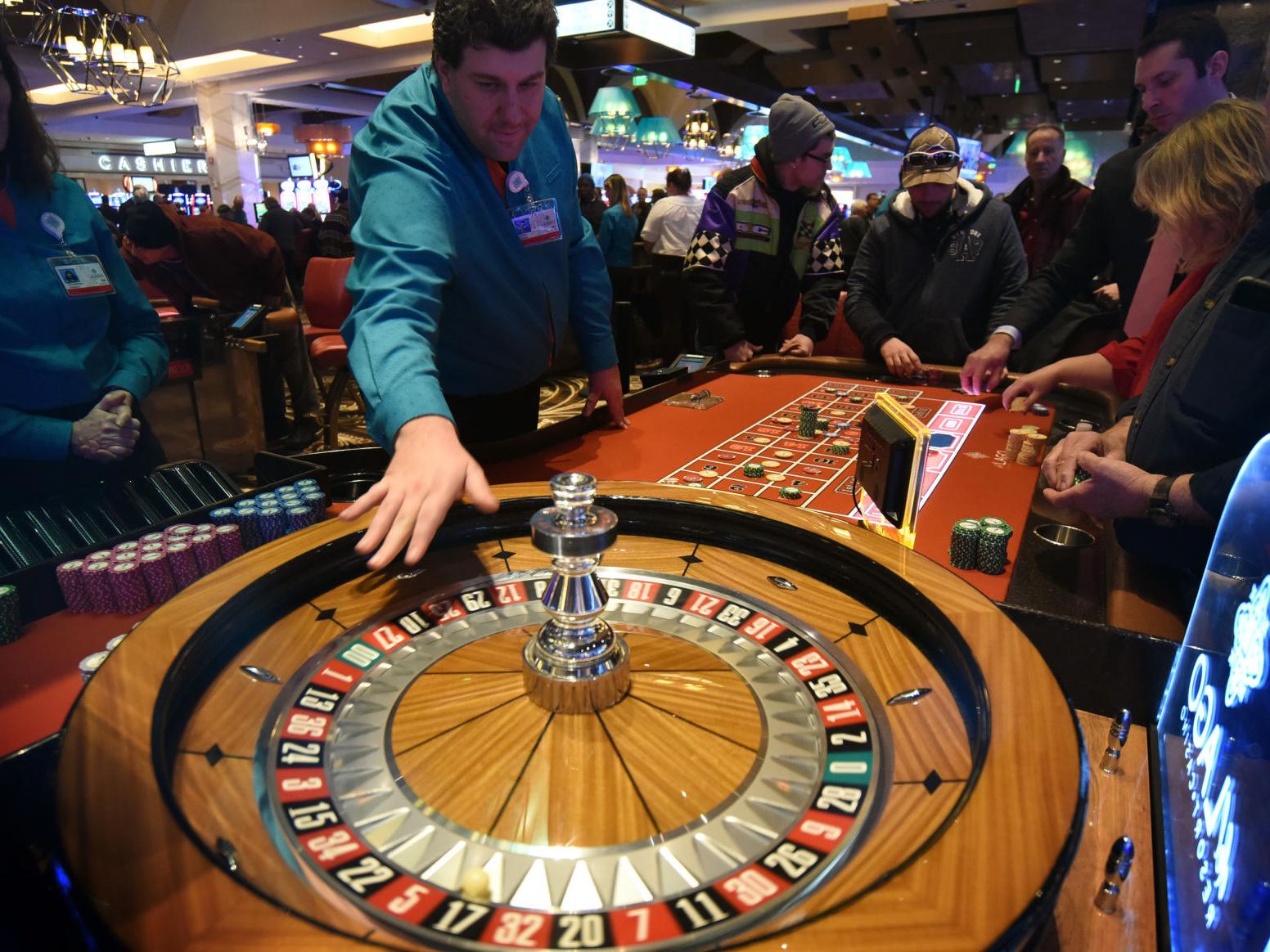 We are essential': Workers urge Cuomo to allow NY casinos to reopen |  Politics | auburnpub.com