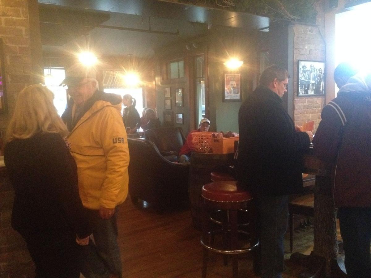 Restaurant crawl in downtown Auburn supports local education