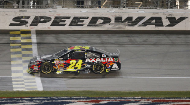 Jeff Gordon Holds Off Kevin Harvick To Win Nascar Sprint Cup Race At Kansas Danica Patrick Finishes 7th Sports Auburnpub Com