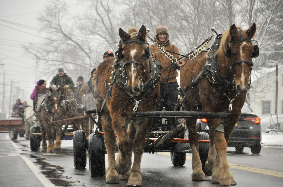 Hundreds celebrate 20th annual Olde Tyme Christmas in Weedsport Local