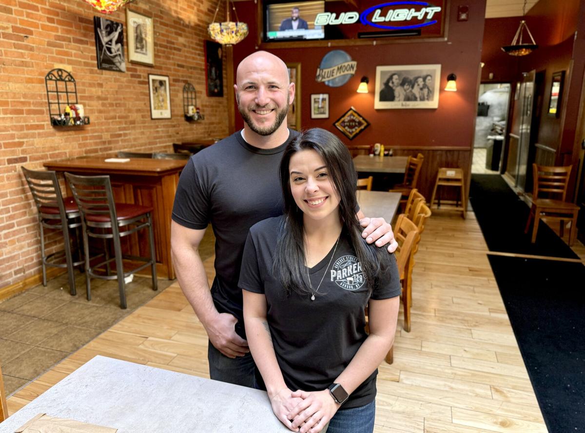 Parkers Grille Tap Room 1 .JPG