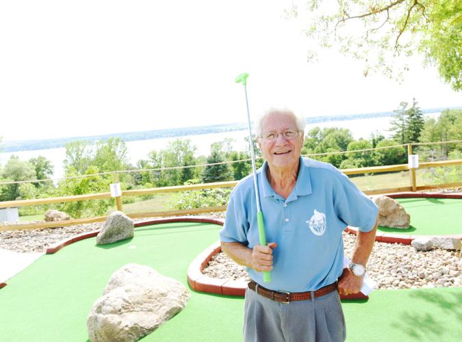 Mini-golf