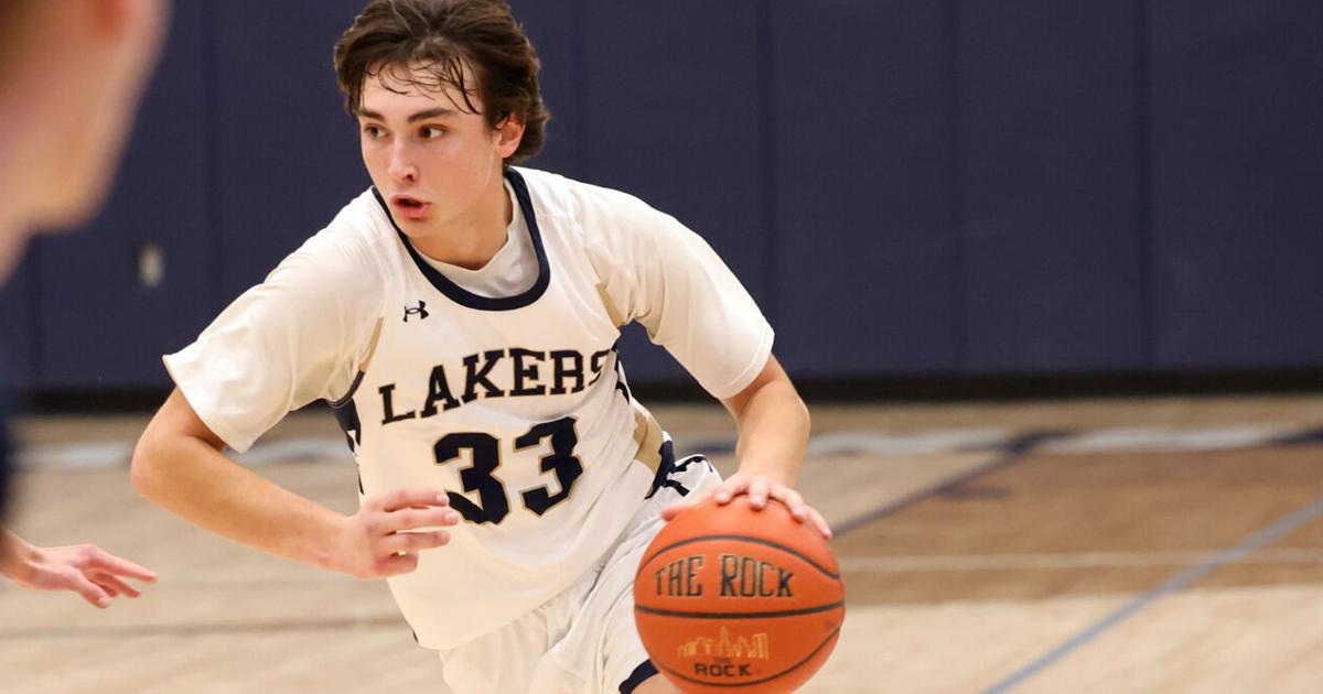 Shane Rivers Basketball Skaneateles boys basketball beats Chittenango on the road