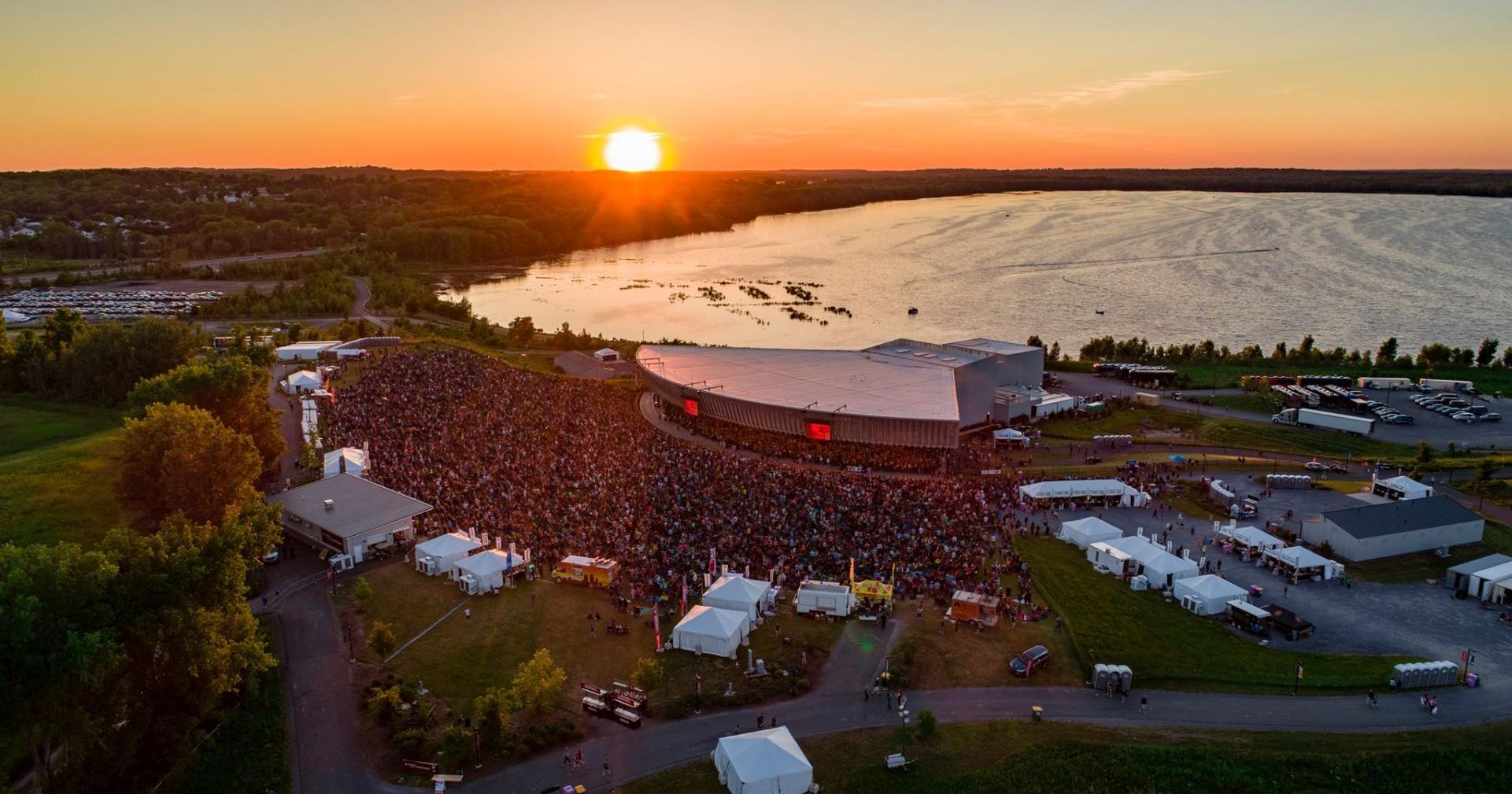 New York targets fake IDs at summer concerts - Vimarsana News