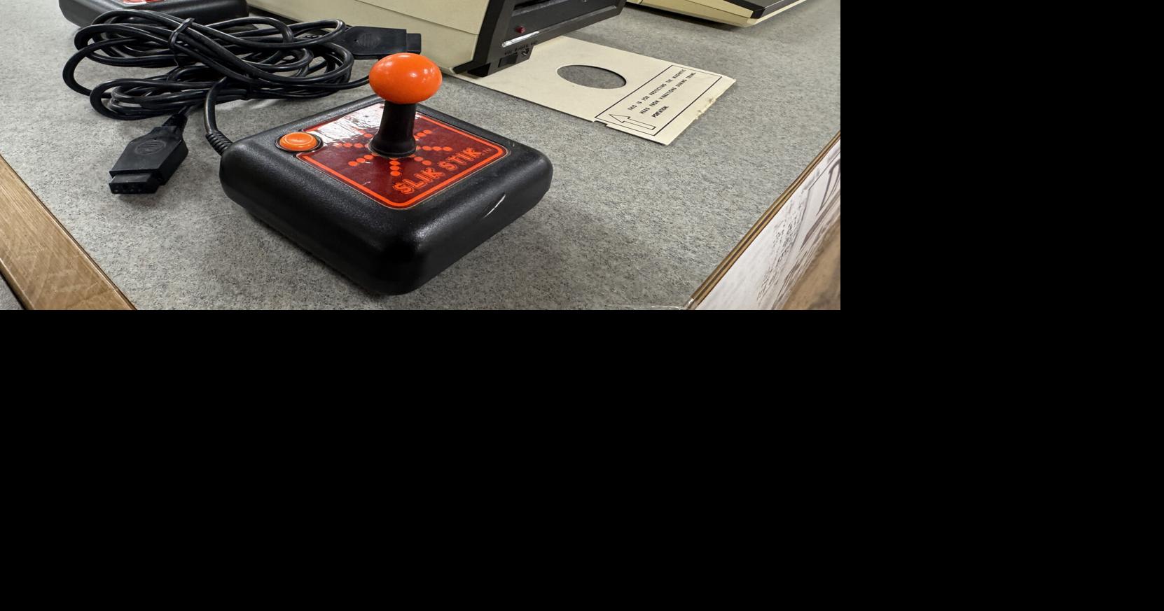 Auburn High students explore '80s technology at exhibit