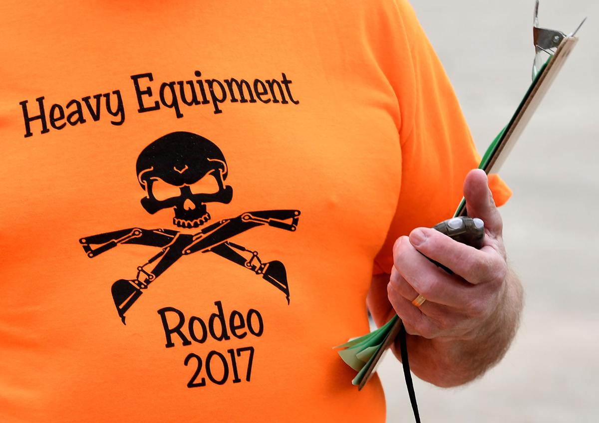 Gallery Heavy Equipment Rodeo at CayugaOnondaga BOCES tests students
