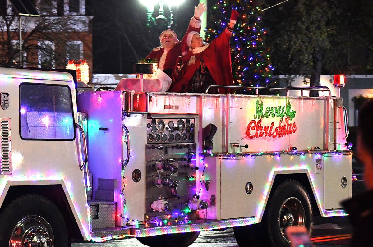 Auburn Christmas Events 2022 Holiday parade spreads Christmas cheer in Auburn Local News