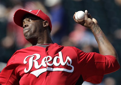 Aroldis Chapman returns to Reds' clubhouse days after being struck