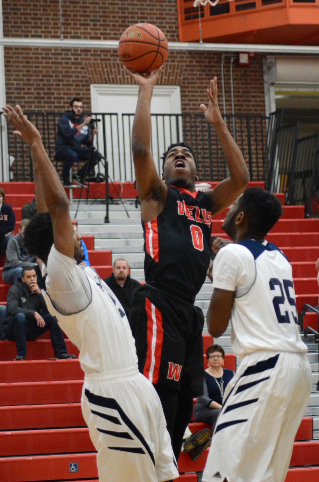 Wells College Men S Basketball Team Edges Penn State Abington In